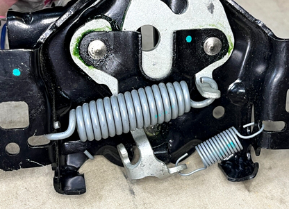 HOOD LATCH ASSEMBLY SUPER DUTY FORD MOTOR 768085 4C3Z-16700-AA NOS