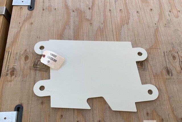 MILITARY MRAP - COUGAR 3840337 OSHKOSH PLATE,HOSE ACCESS COVER 5340-01-580-1133