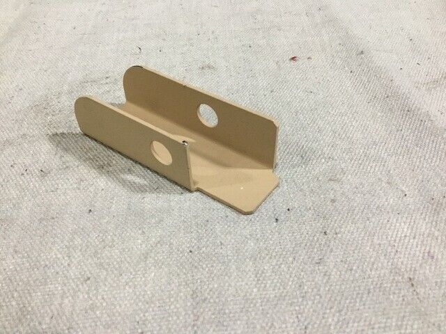 GENUINE MRAP R0079175 VEHICULAR COMPONENTS BRACKET STEP RH NSN 2590-01-557-6516