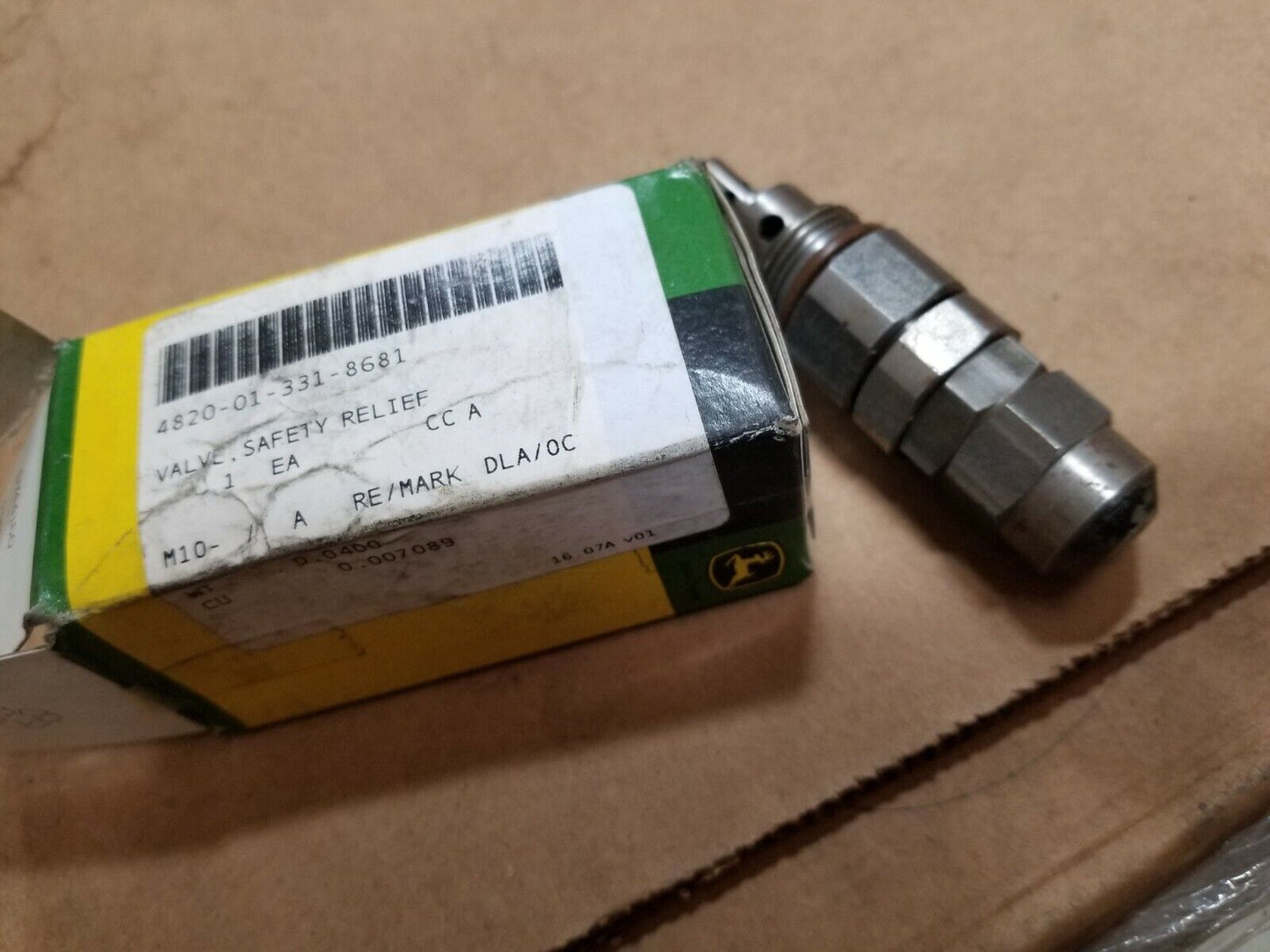 John Deere Pressure Release Valve AT118501  DEERE 310C BACKHOE LOADER