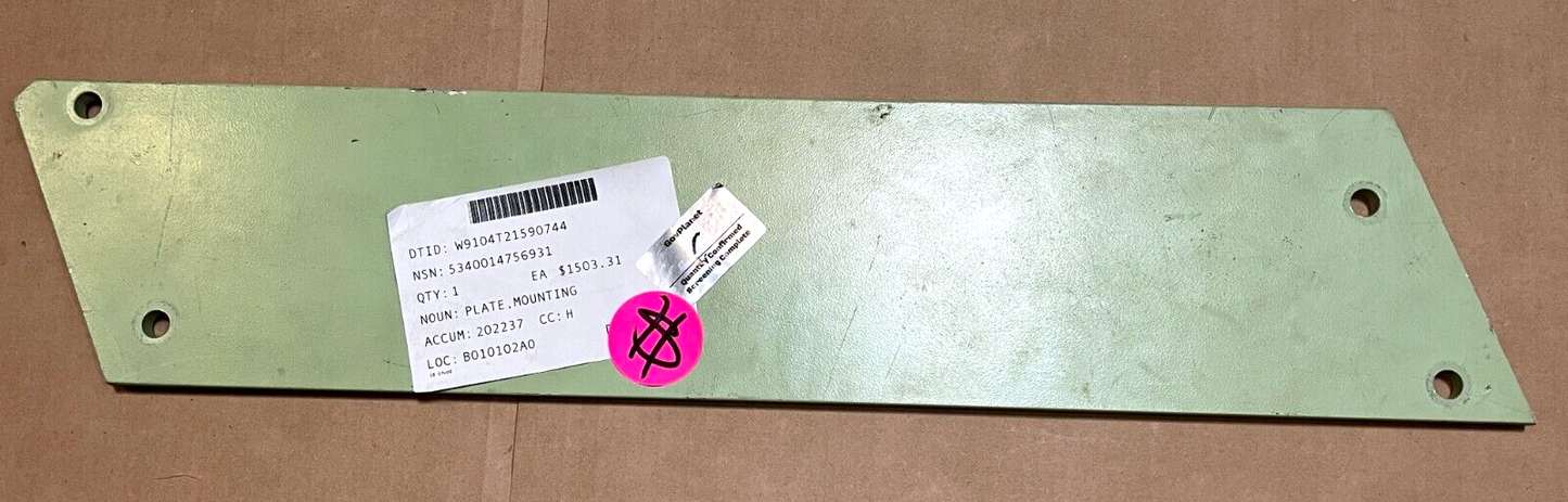 BRADLEY FIGHTING VEHICLE SYSTEM 12469929 MOUNTING PLATE 5340-01-475-6931 NOS