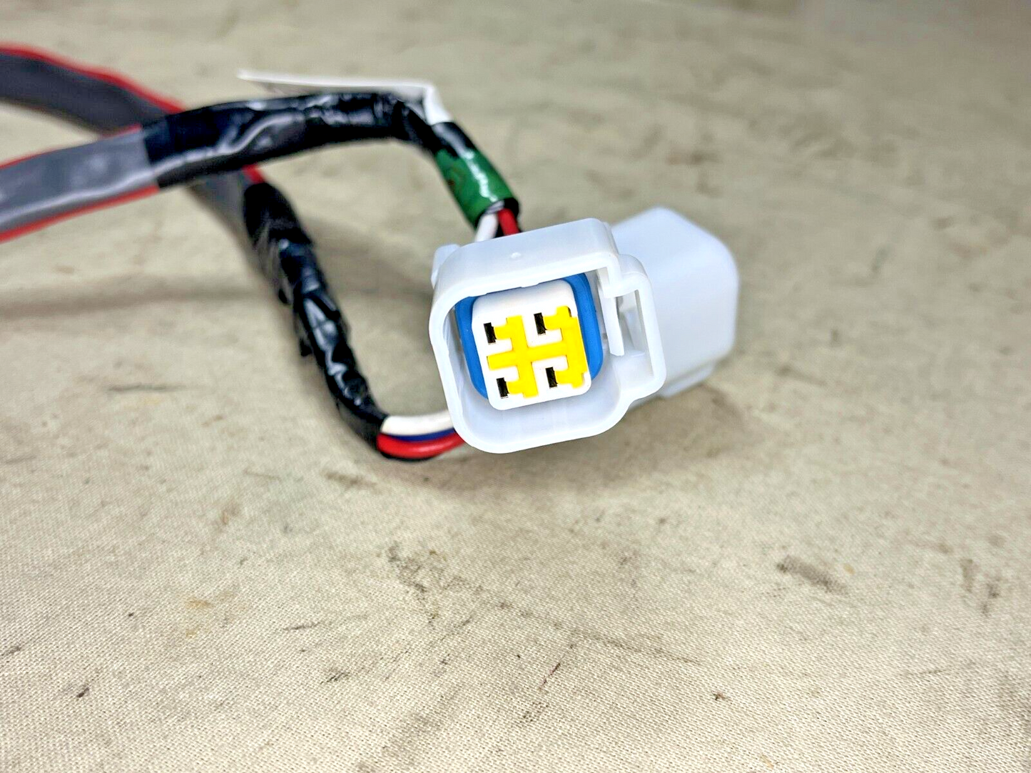 GENUINE YAMAHA 2FT PIGTAIL BUS 6Y8-82521-11-00, WIRING HARNESS 6150-01-626-9911