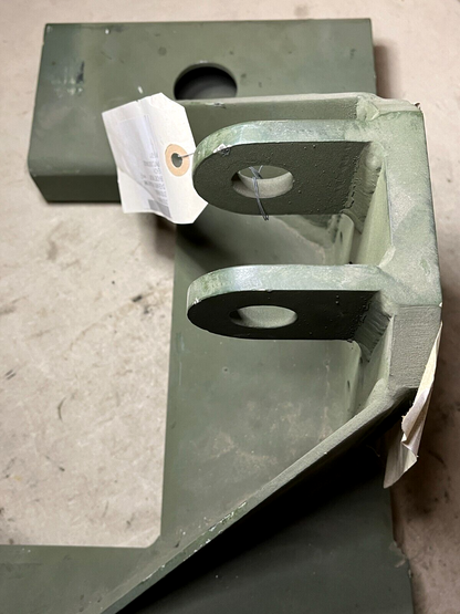 TX51-19M FORKLIFT TEREX 09.4697.0002 MOUNTING BRACKET 3216J110 2510-01-495-6842