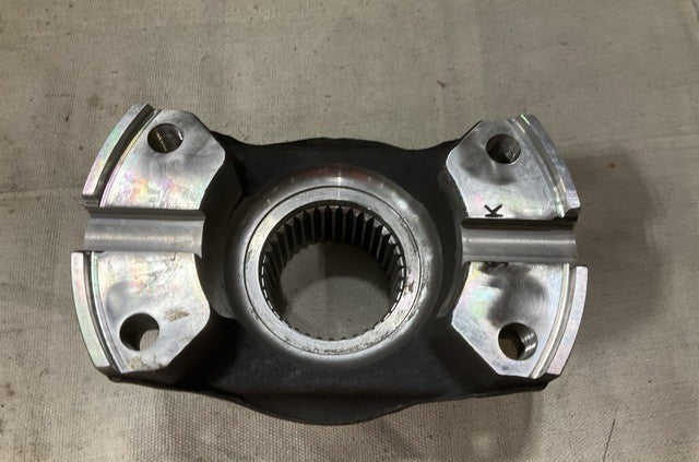 Universal Joint Yoke 209167G NSN 2520-01-419-3587 - photo 4
