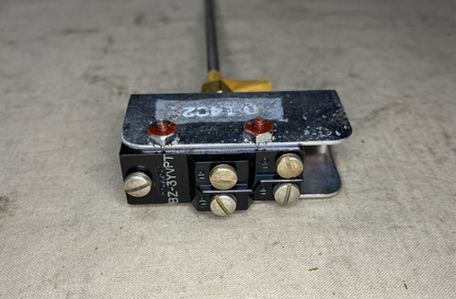 HEMTT BFVS AVLB Q-1402 SENSITIVE SWITCH FLAME 8376101 B-4275G2 5930-00-475-5537