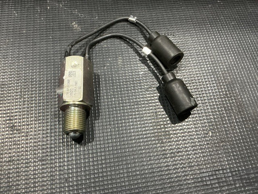 Indicator Light 1/4-TON NSN 6220-01-566-4110