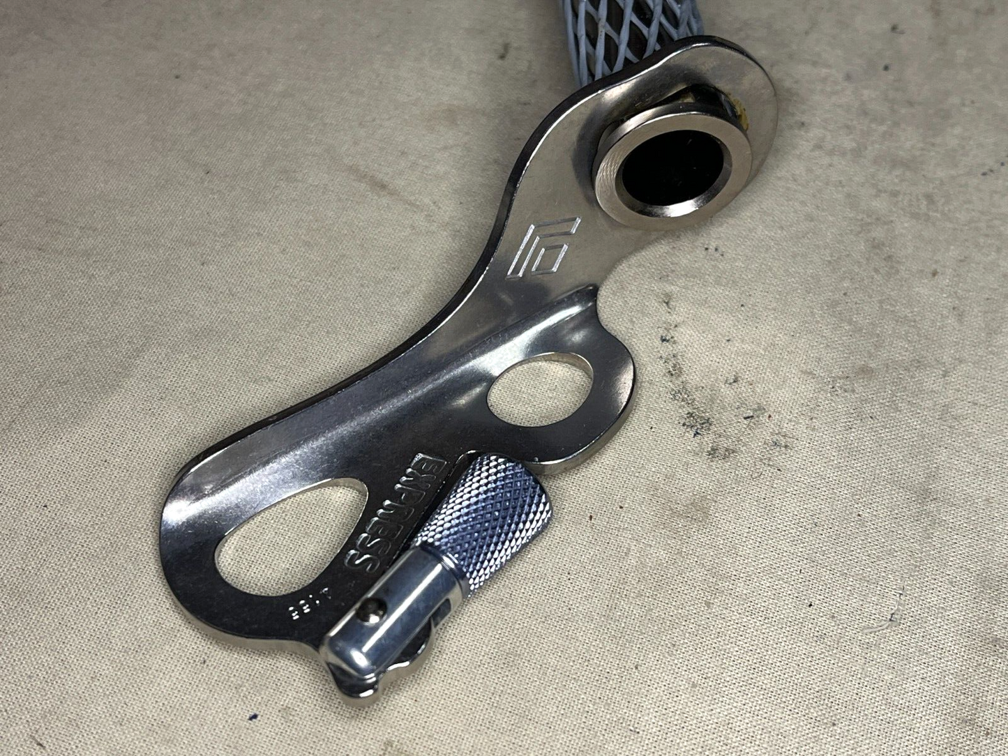 SINGLE ICE SCREW 19CM ANCHOR BLACK DIAMOND EXPRESS ICE SCREW CARABINER TYPE X