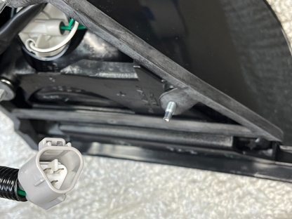 GENUINE TOYOTA 81510-60520 INDICATOR LAMP ASSEMBLY FRONT TURN SIGNAL RIGHT SIDE