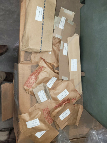 NOS Plastic Battery Box Kit - 6160-01-318-0763 12375366 M35A2 M813 M939 M544