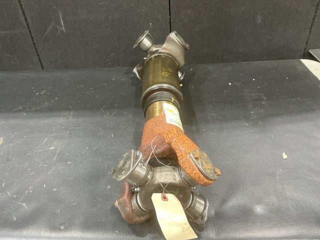 Joint Yoke M916A1 NSN 2520-01-331-2999 - photo 2
