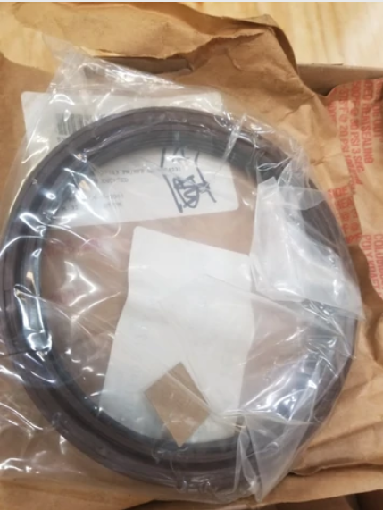 M1070 M1074 M1075 HET HUB & DRUM SEAL , AXLETECH SA75504231 ,