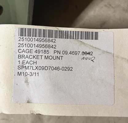 TX51-19M FORKLIFT TEREX 09.4697.0002 MOUNTING BRACKET 3216J110 2510-01-495-6842