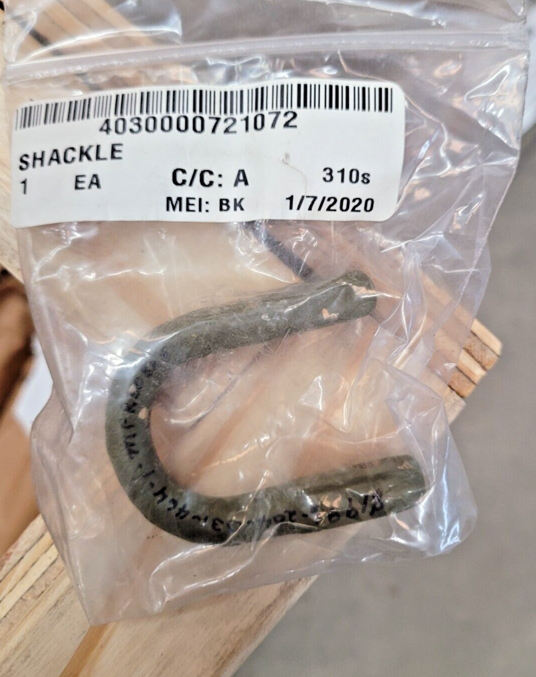 BELL HELICOPTER MODEL UH1F SHACKLE NSN 4030-00-072-1072 204-031-464-1