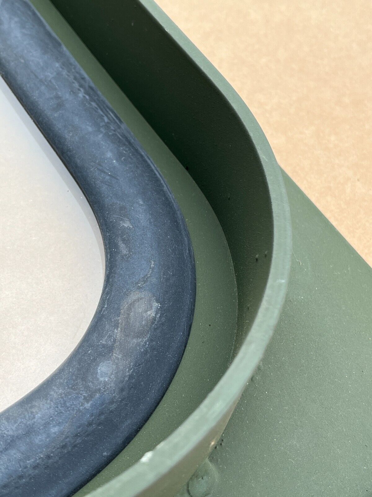 M1161 GROWLER ITV-LSV FRONT WINDSHIELD HALF WITH MOTOR 43016400 2510-01-605-2532