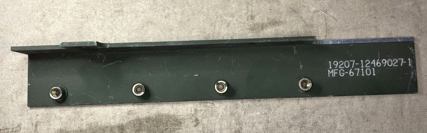 HMMWV HUMMER H1 12469027 BRACKET, SPLASH  SHIELD RH RCSK17573 5340-01-432-4879