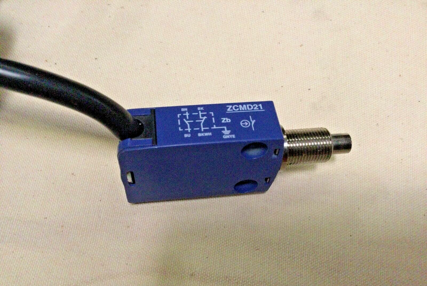 MRAP BAE SYSTEMS R0068552 PUSH SWITCH CENTER HATCH ASSY 5930-01-557-6564