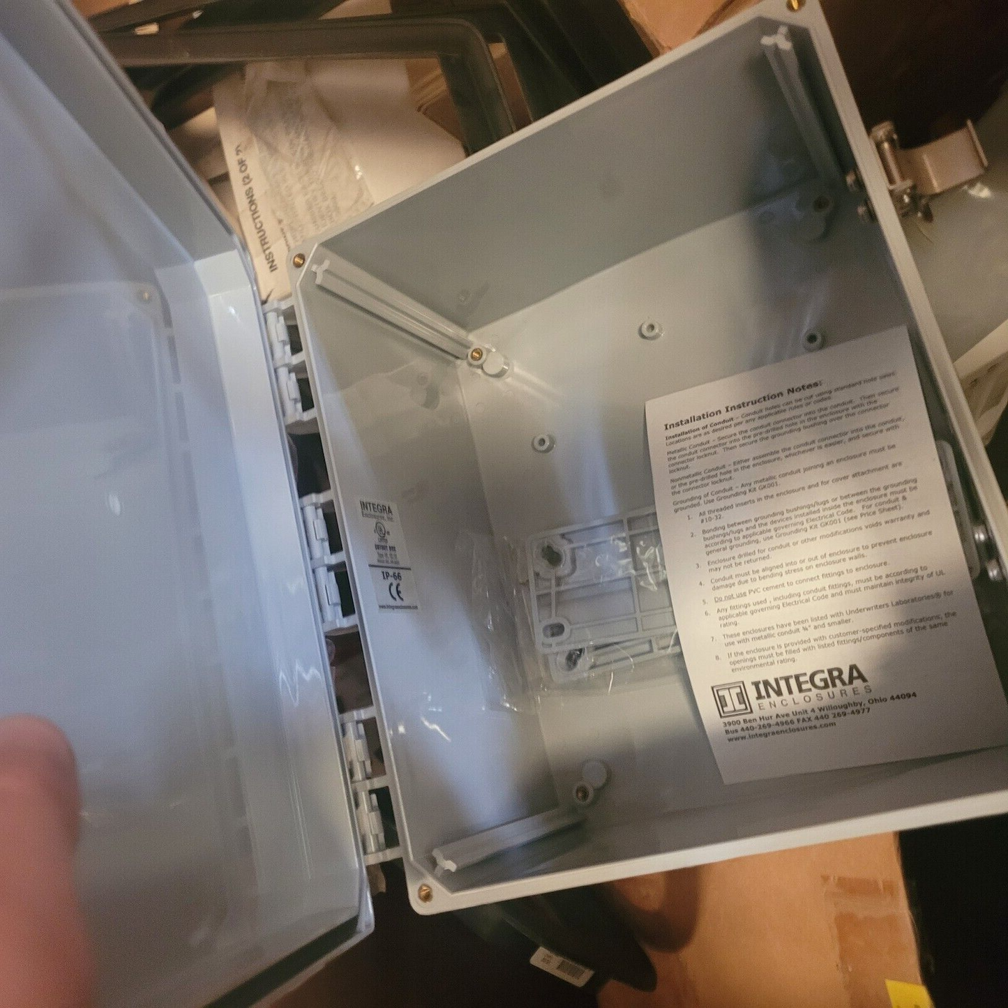 INTEGRA H12106HFLL 12"X10"X6" TRADITIONAL POLYCARBONATE HINGED ENCLOSUR W/LATCH