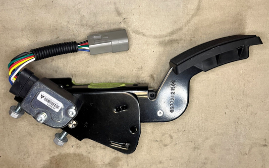 HEAVY DUTY MANUAL CONTROL LEVER, PEDAL ACCELERATION KIT 6976915 3040-12-345-9395