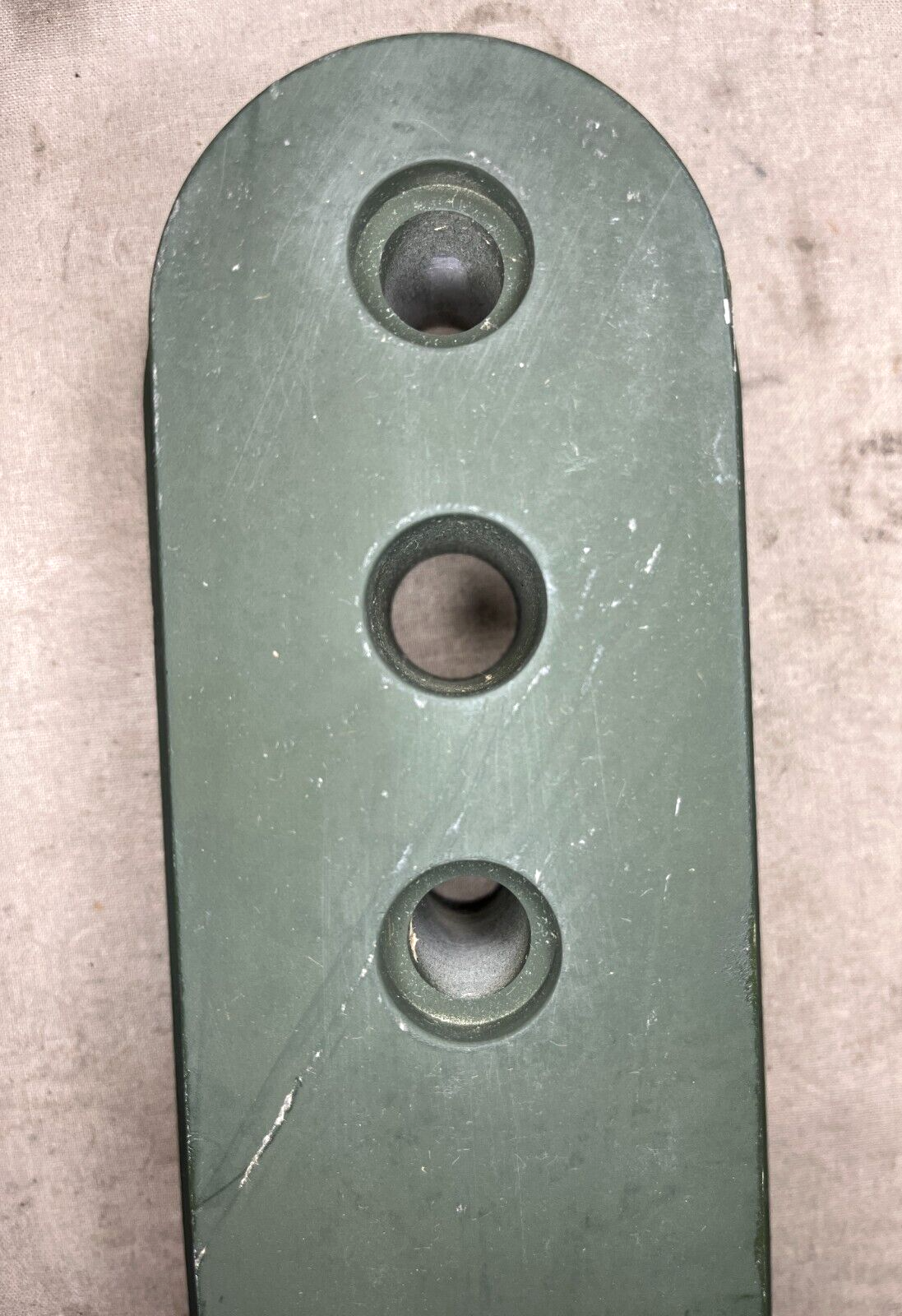 FMTV BAE SYSTEM APC30271 SPECIAL SHAPED SPACER LATCH HANDLE 5365-01-570-4263 NOS