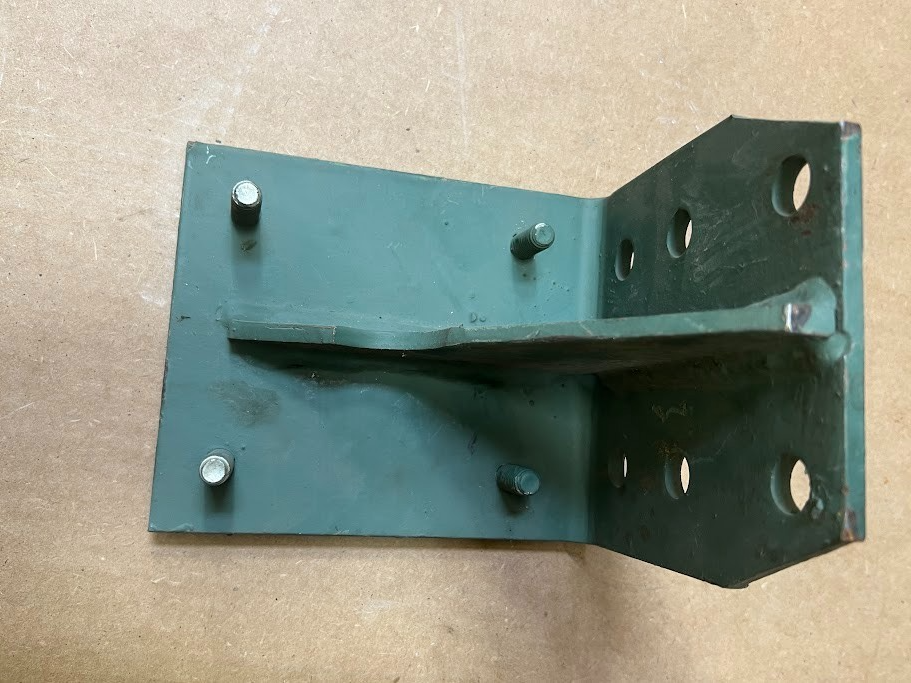 Angle Bracket M60A1 NSN 5340-01-044-8386