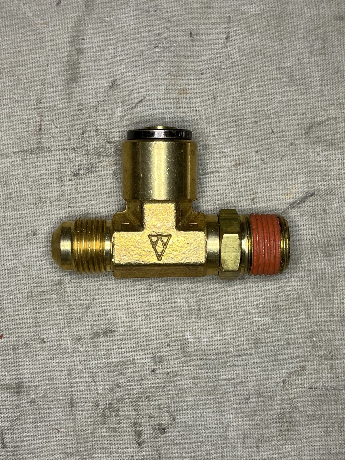 MILITARY MRAP FMTV 12423238-004 TUBE TEE IN-548-U147S 12423238 4730-01-525-0620