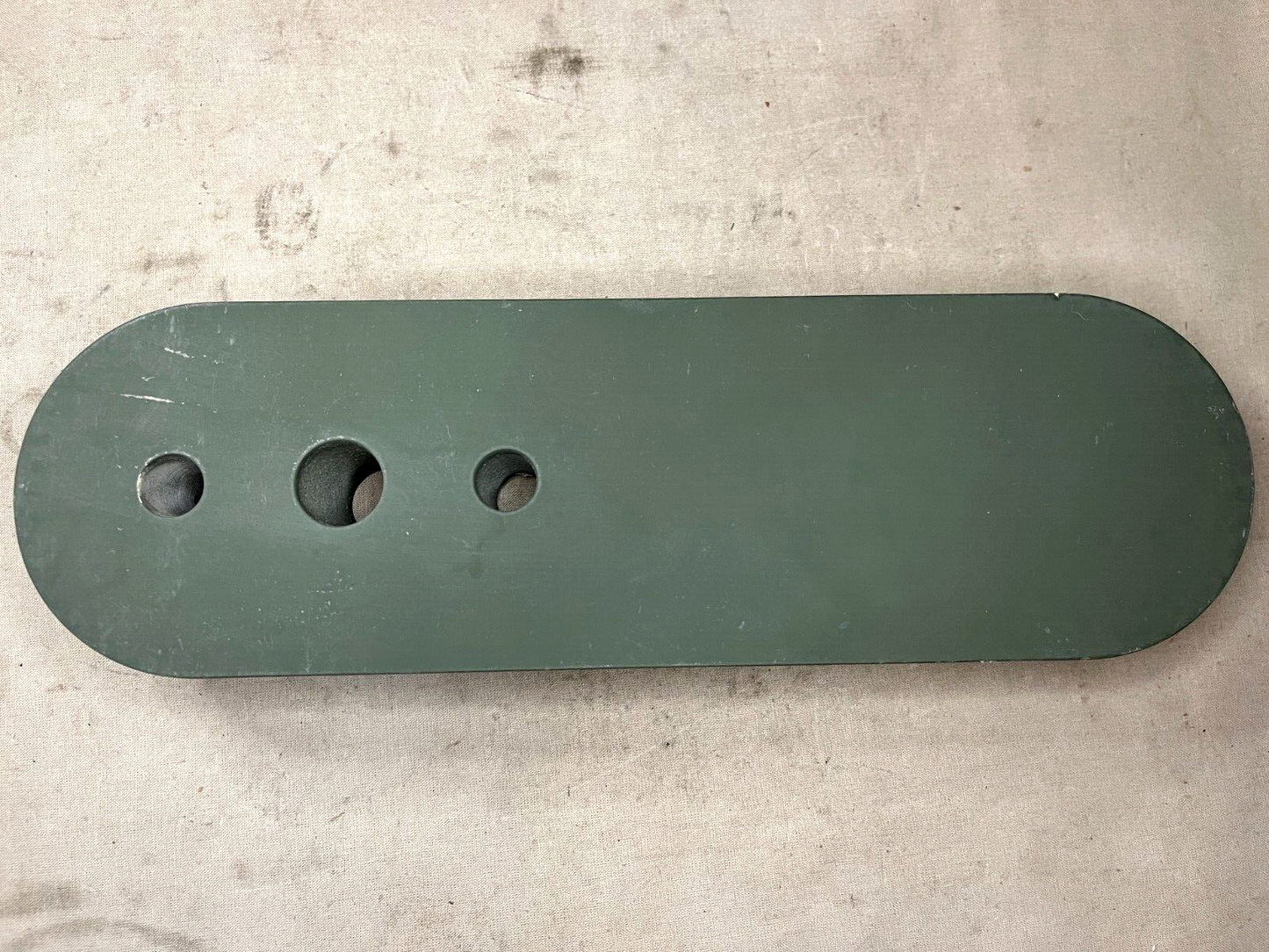 FMTV BAE SYSTEM APC30271 SPECIAL SHAPED SPACER LATCH HANDLE 5365-01-570-4263 NOS