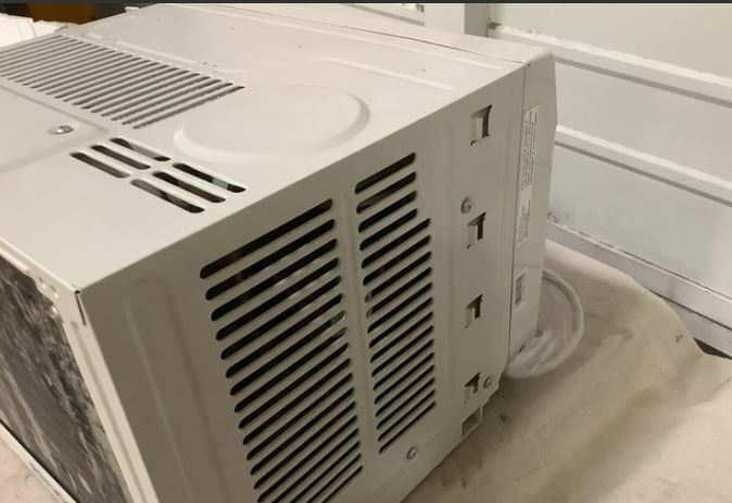 (2) Fedders Thru-Wall/Window — Cooling Capacity: 6000 BTU AZ6R06F2 AC UNIT AIR