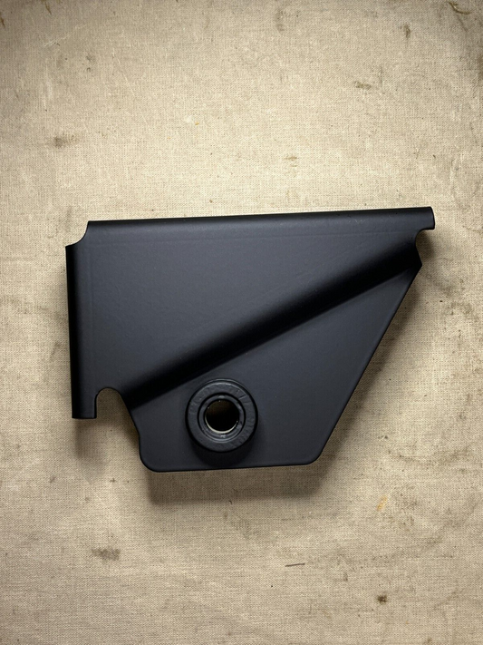 NEW M998 HMMWV 2005207-2 SEATBELT BRACKET FRONT RH 12480745 5340-01-542-4800