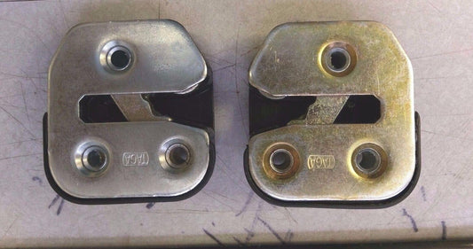 FMTV/LMTV M1078 A PAIR RH, LH STRIKER DOOR LOCK MECHANISM 12417476 12417475