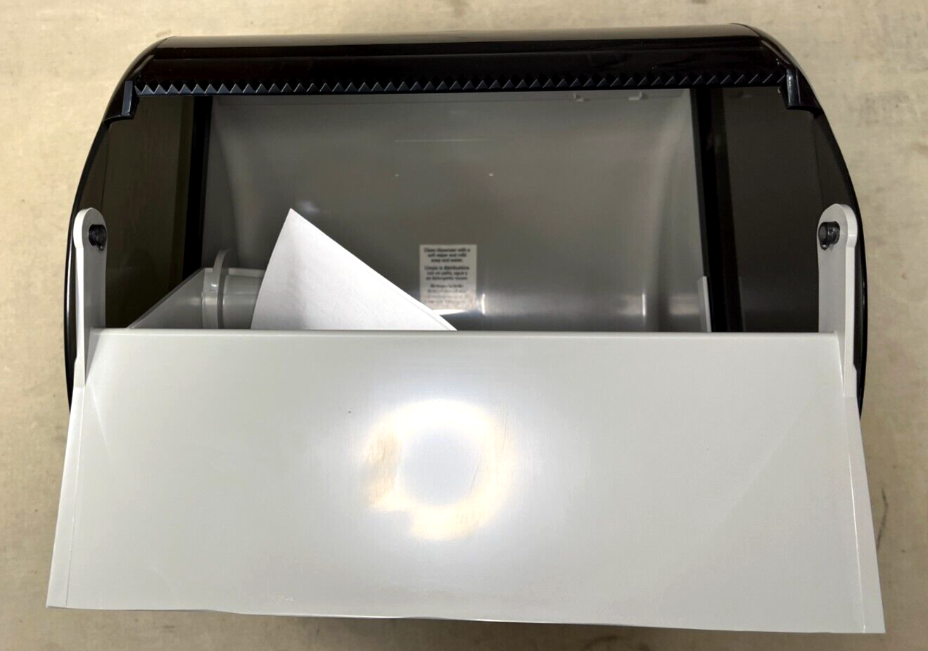 KIMBERLY-CLARK UNIVERSAL HARD ROLL TOWEL DISPENSER WITH HARDWARE (MODEL 09746)