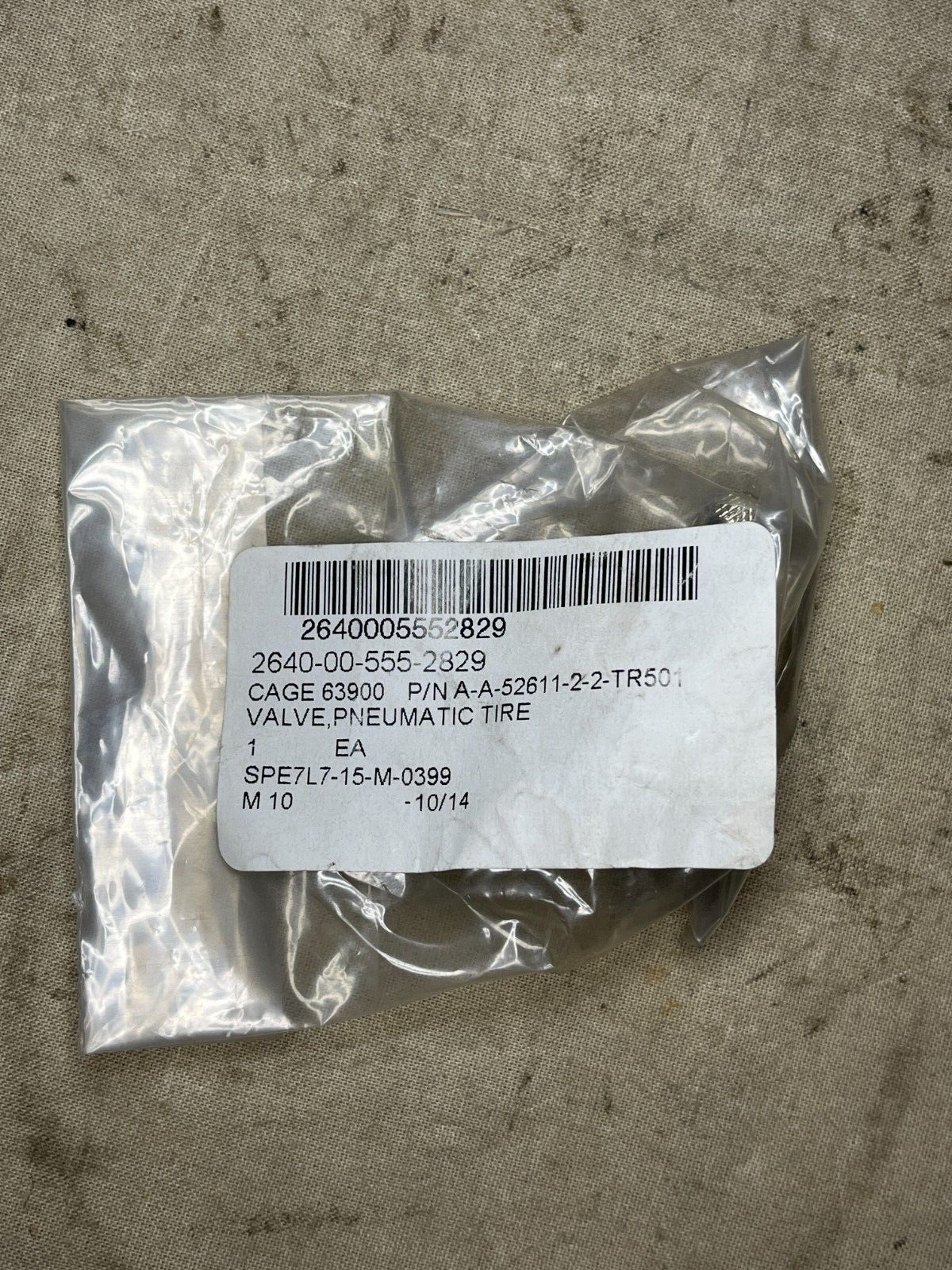 CUCV TRUCK 1/4T A-A52611-2-2-TR50 1/5'' PNEUMATIC TIRE VALVE 2640-00-555-2829