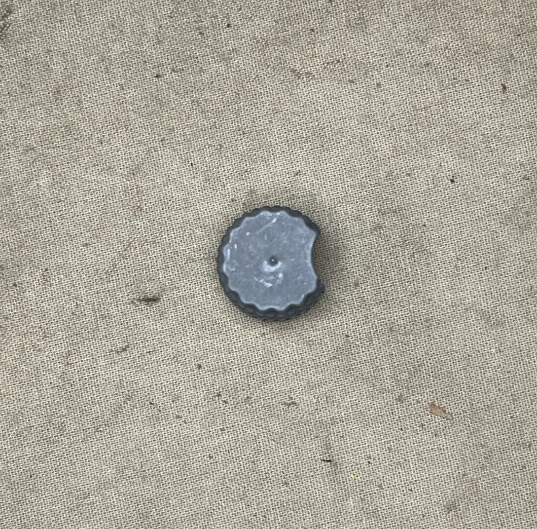 1EA GENUINE RAYTHEON 245-011-0012 PLASTIC GRAY KNOBS 5355-00-164-5994