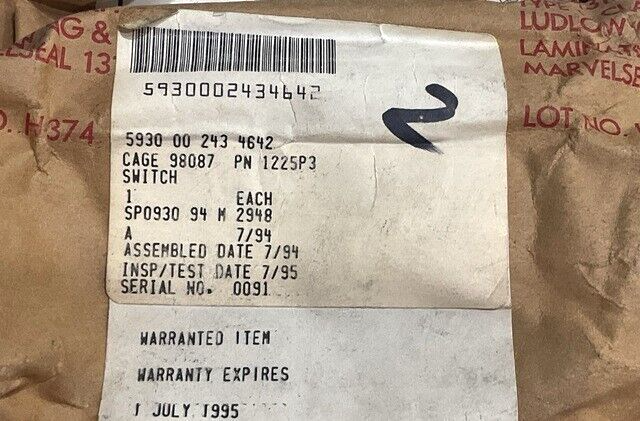 ITT AEROSPACE 1225P3 PRESSURE SWITCHE 266-8398-010 90G151 5930-00-243-4642 USA