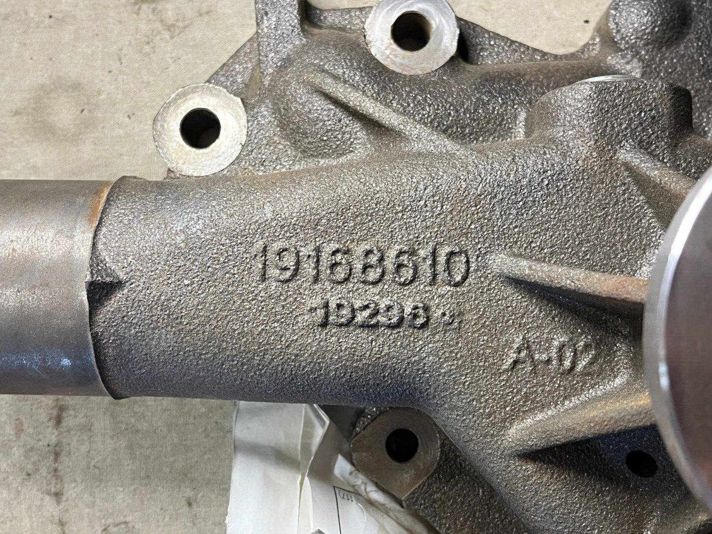 HMMWV 19168610 ENGINE COOLING SYSTEM WATER PUMP 88894036 2930-01-493-6007 NOS