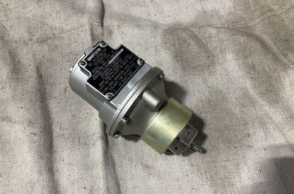 POWHATAN CLASS T-ATF 166 TACHOMETER GENERATOR 6 AC 750-9906000 6680-00-524-9895