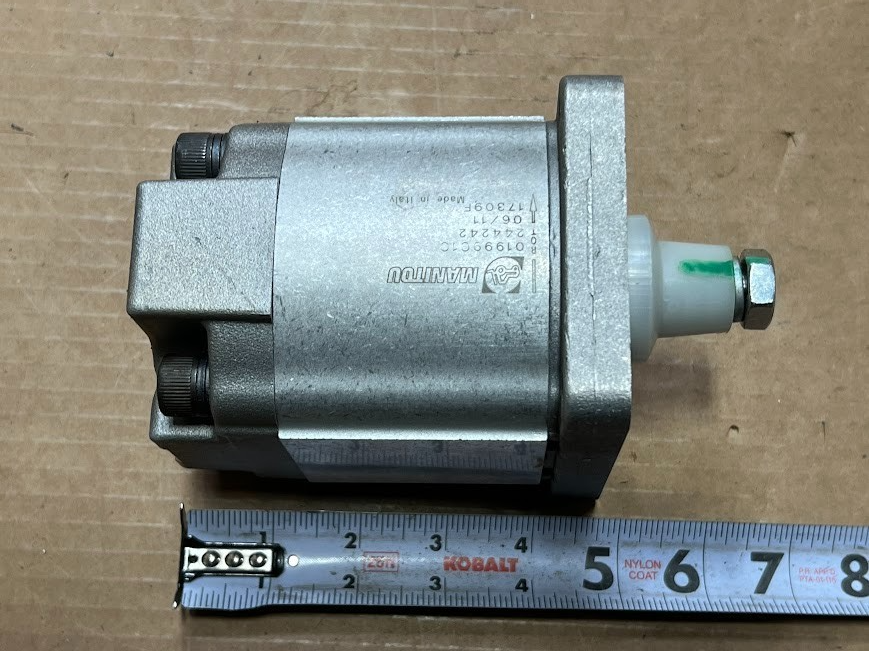 Hydraulic Pump 01999C1C - photo 2