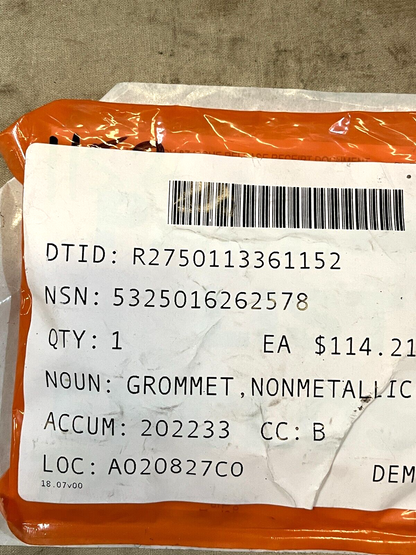 NEW NONMETALLIC GROMMET LEFT HAND 5-5299 G-5299 10-2299-1B 5325-01-626-2578