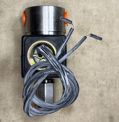 GENUINE PARKER 71315SN2GNJ1NOC111P3 SOLENOID SKINNER VALVE 4810-01-221-8857 NOS