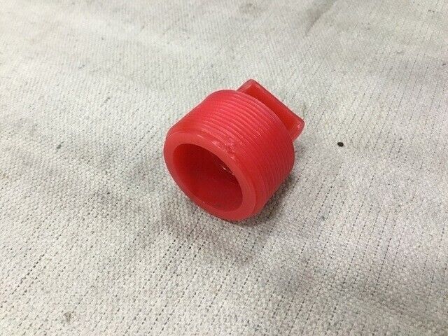 New Plain RH External 12257167-1 Machine Thread Plastic Plug 5365-01-116-2946