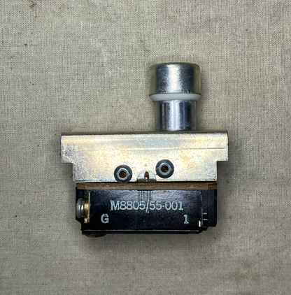 HELICOPTER EATON M8805/55-001 FOOT PEDAL PUSH SWITCH 8870K2 5930-00-262-0889