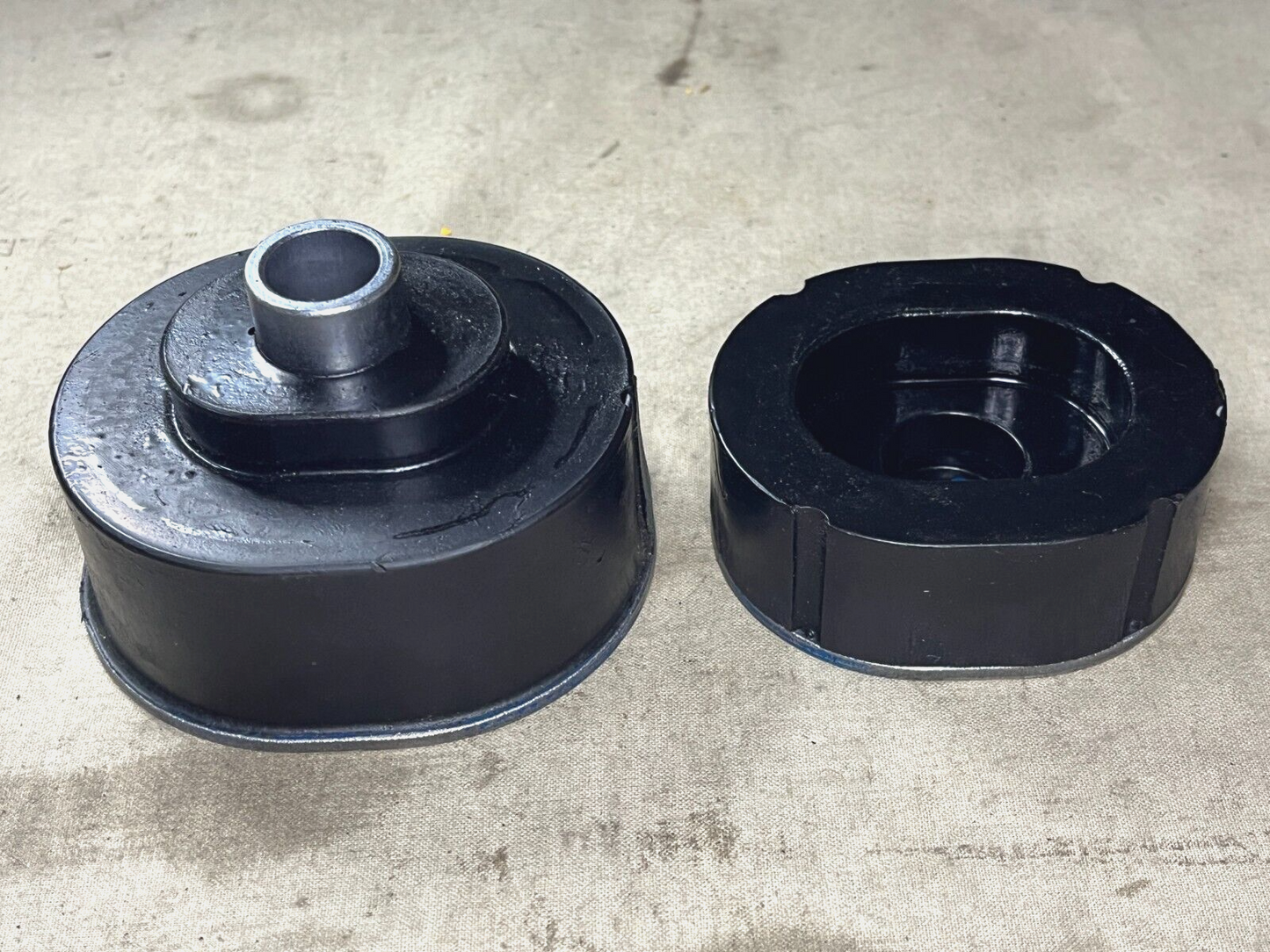 HMMWV HUMVEE LATE STYLE BODY MOUNT 6042800 12598952 5340-01-568-4874