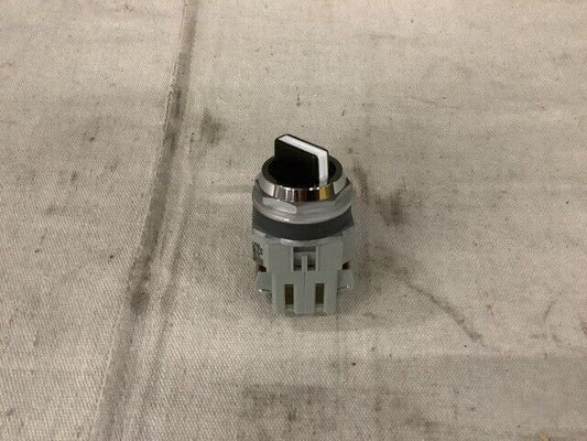 NIMITZ-CLASS AIRCRAFT CARRIER COSPOLICH PCSW90 TOGGLE SWITCH 5930-01-464-6373