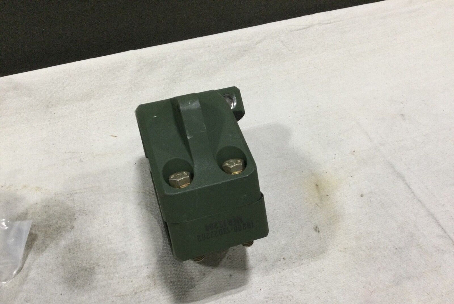 HOWITZER, LIGHT TOWED, 105MM M119A1 TRAIL CLAMPS RIGHT 13027280 5340-01-604-6009