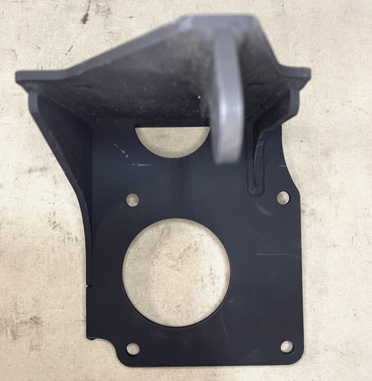 FIRE FIGHTING TRUCK OSHKOSH 4079076 4267783 MOUNTING BRACKET 5340-01-644-8620