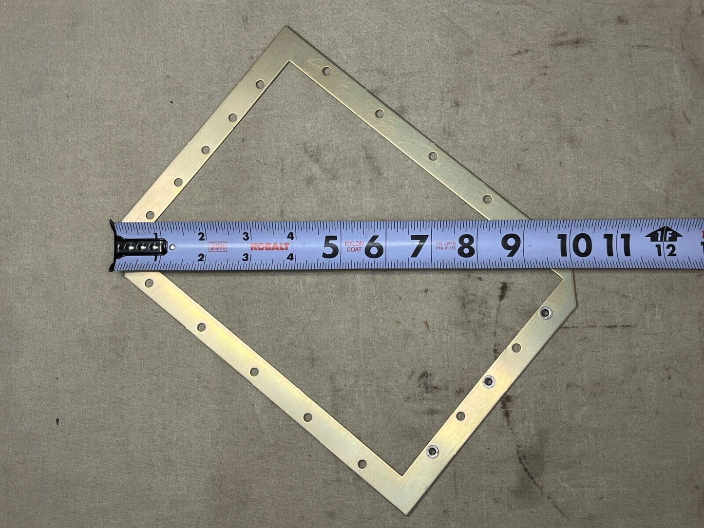 PIVOTAL POWER 717-646B EXHAUST LOUVER RETAINER EXHAUST SCREEN 5310-20-001-5936