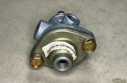 BENDIX 276581 PROPORTIONING & WA BRAKE VALVE 276581N 690091 2530-01-242-4710 NOS
