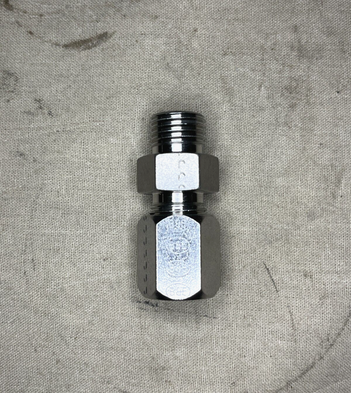 768-FSS0 3/8 TUBE TO BOSS STRAIGHT ADAPTER D320448 MS51843-5SS 4730-00-411-5597