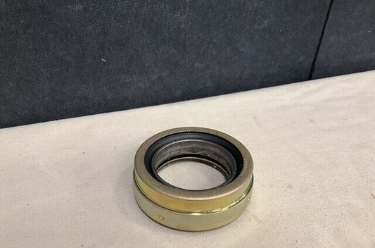 M-113 M548 6 TON CARGO CARRIER 11669372 SEAL HUB ROADWHEEL 5330-01-060-2531