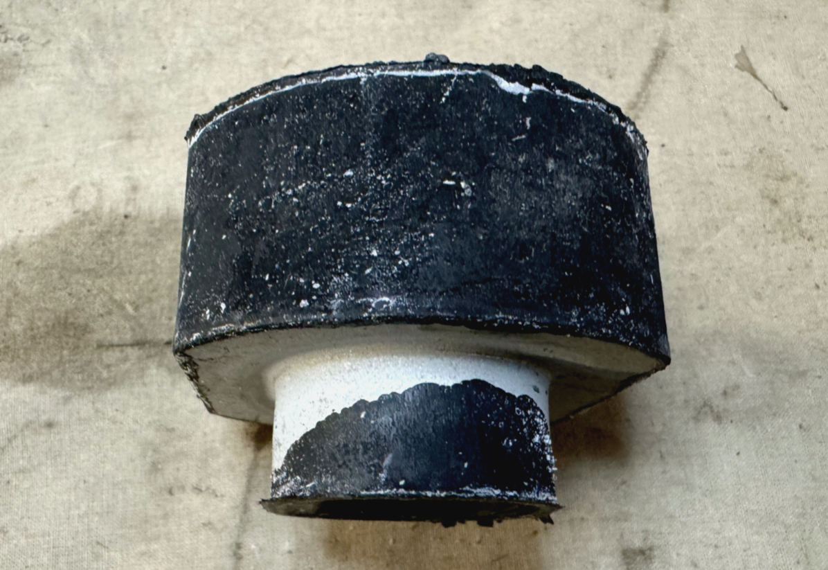 M998 HMMWV 12339244-1 WEAPON SYSTEM RESILIENT MOUNT 5569270 5342-01-189-5452 NOS