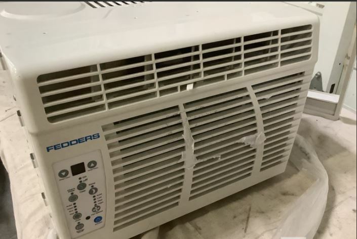 (2) Fedders Thru-Wall/Window — Cooling Capacity: 6000 BTU AZ6R06F2 AC UNIT AIR